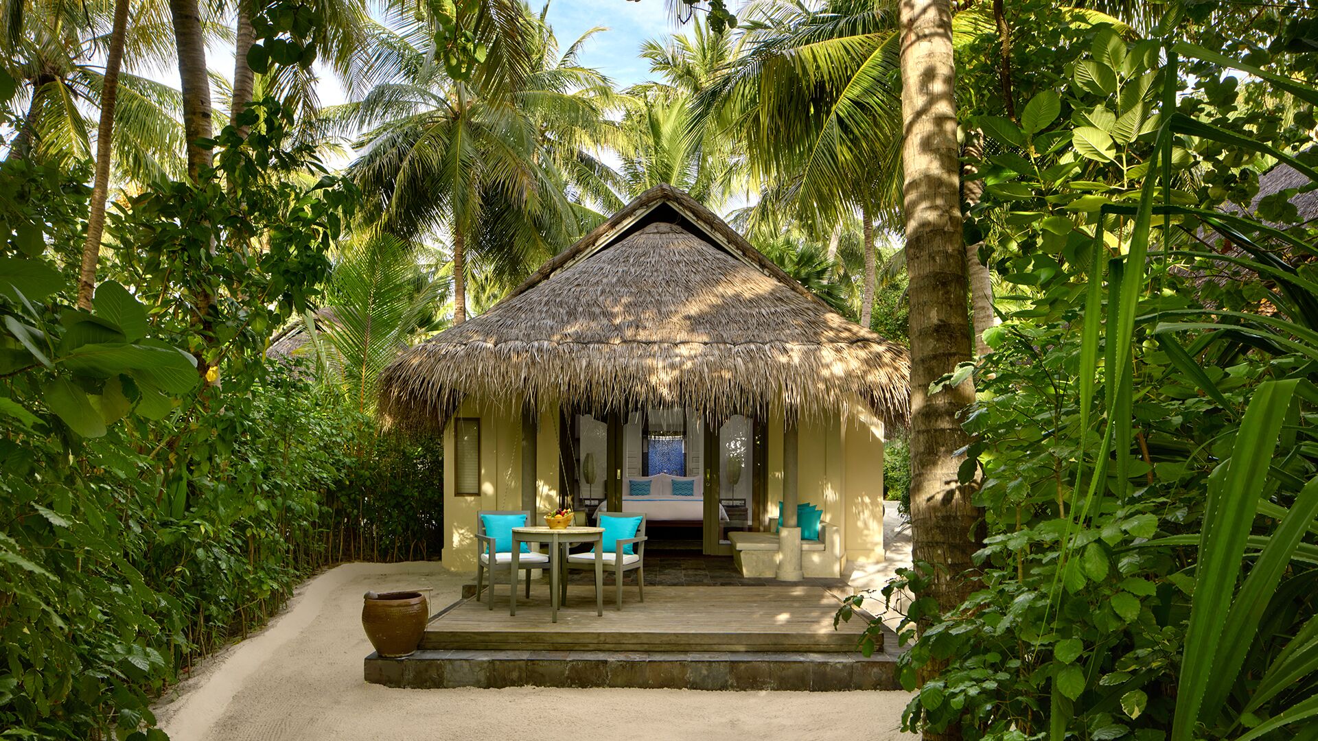 Frette Italian sheets, premium bedding, minibar, in-room safe