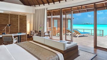Studio suite (Sunrise Over Water Villa) | Uitzicht vanuit de kamer