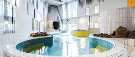 Bastu, bubbelpool, Ängbastu, sportmassage och massage