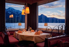 Café da manhã, almoço e jantar; culinária alemã, vistas para o mar 