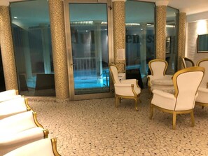 Couples treatment room(s), sauna, hot tub, Turkish bath/hammam