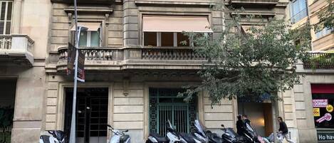 Bureau, Wi-Fi gratuit, draps fournis