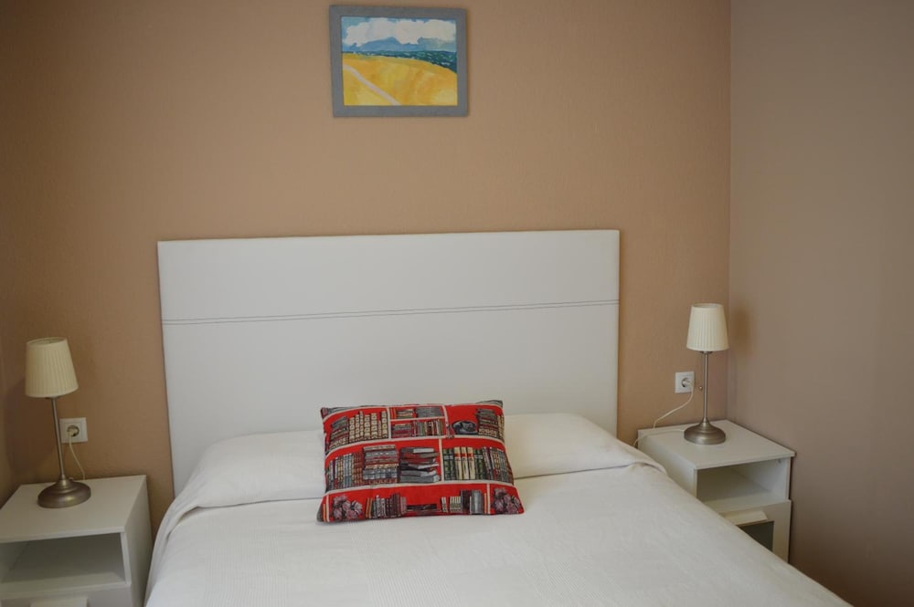 Somnio Hostels by null