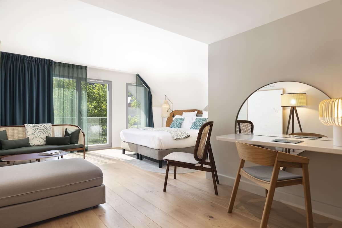 junior suite, côté village | view from room