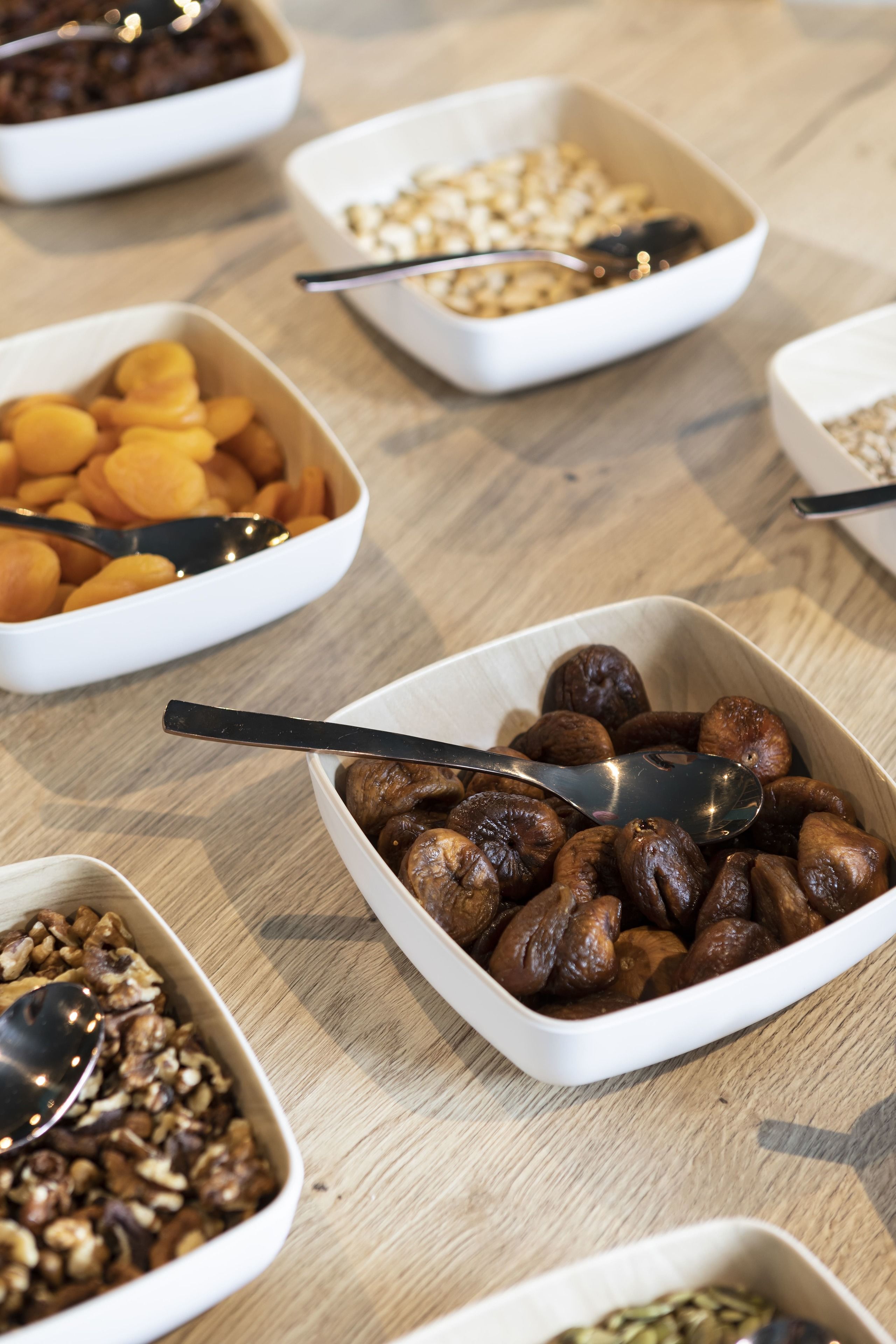 daily buffet breakfast (eur 35 per person)