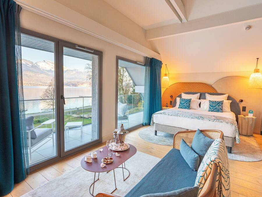 Signature Double Room, Lake View