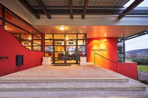 Exterior - KYRIAD PRESTIGE BEAUNE - Le Panorama (Beaune)