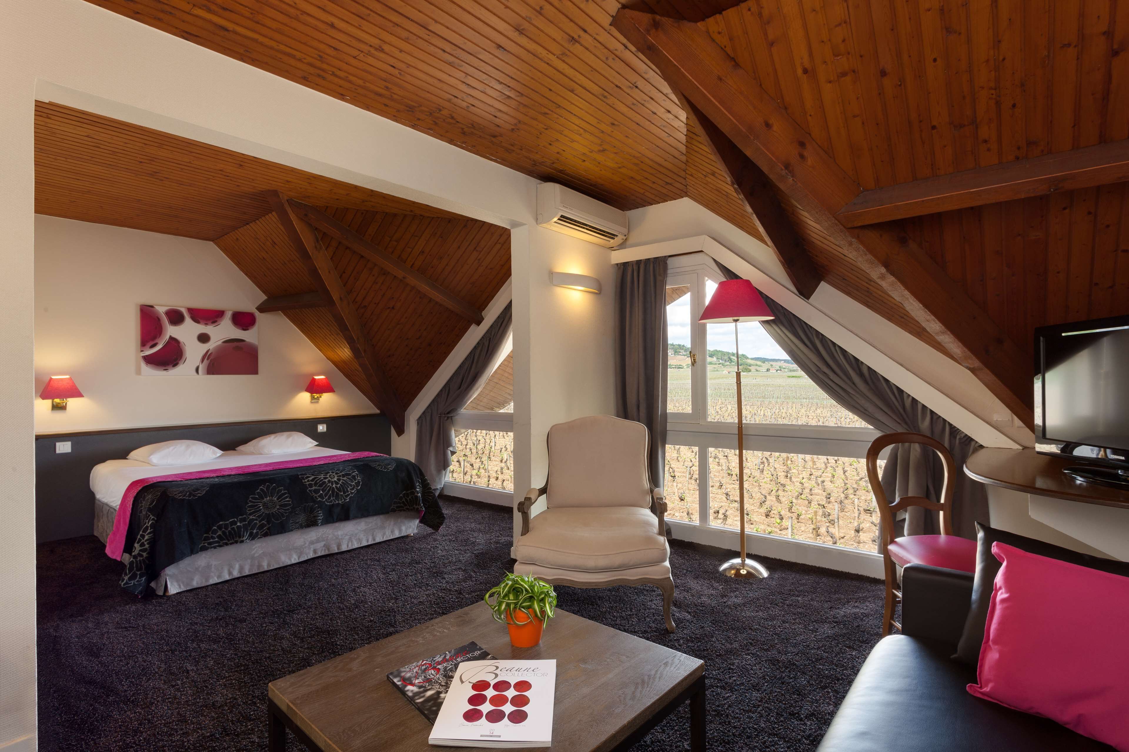 superior room, 2 double beds | minibar, individually furnished, desk, soundproofing