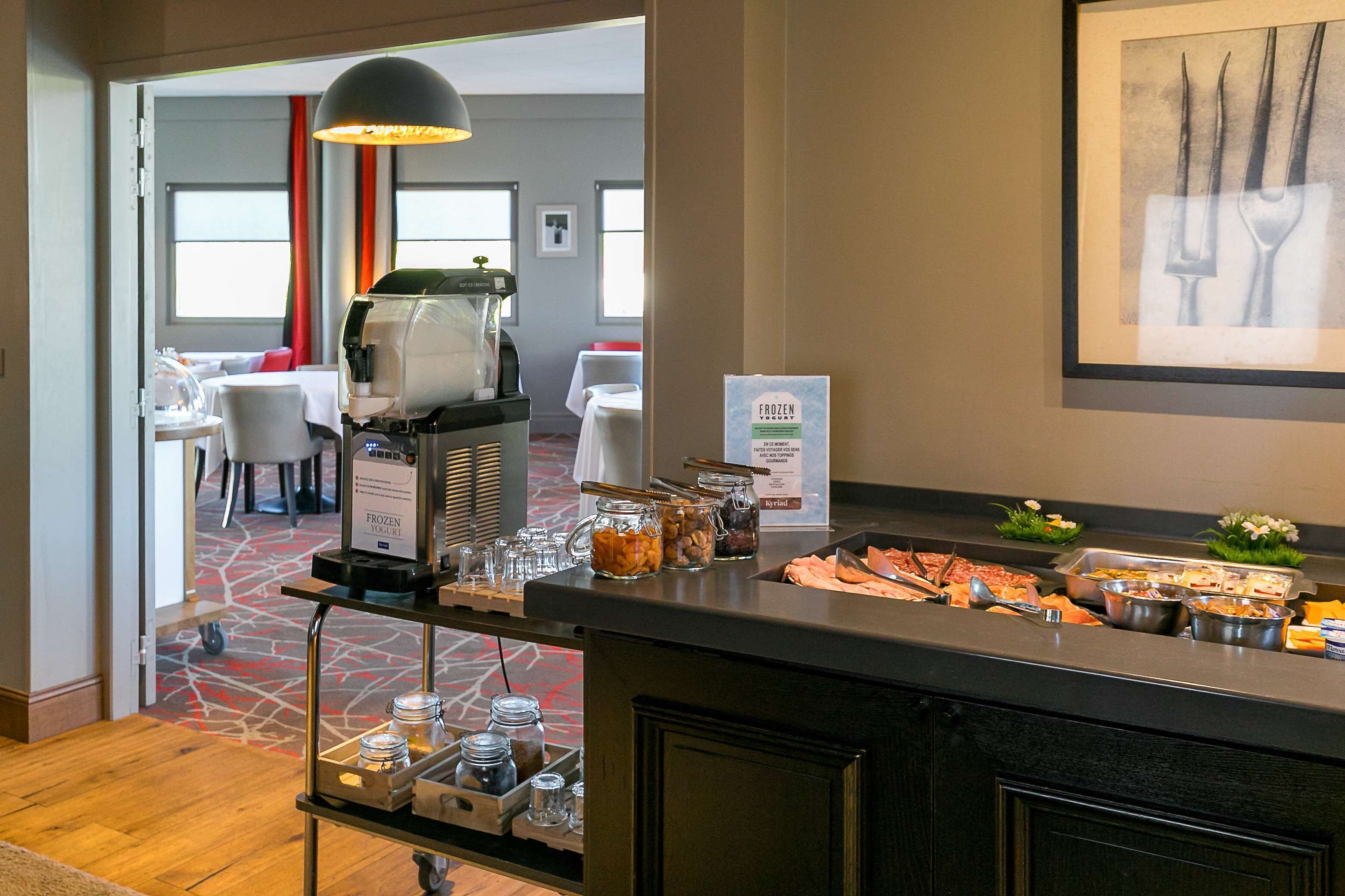 daily continental breakfast (eur 15.90 per person)