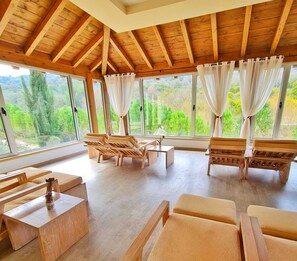 Couples treatment room(s), sauna, steam room