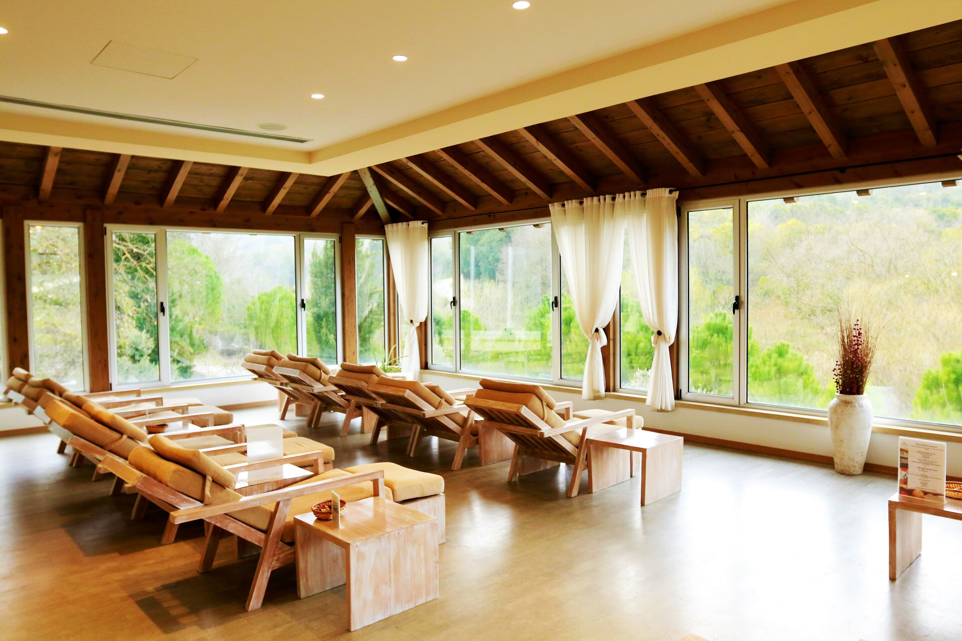 Couples treatment rooms, sauna, steam room, hot springs, body treatments