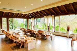 Couples treatment room(s), sauna, steam room