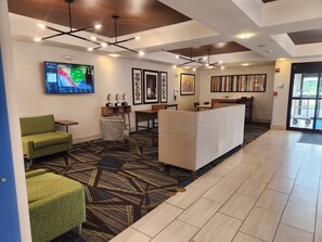 Exterior - Holiday Inn Express Hotel & Suites Crawfordsville by IHG (Crawfordsville)
