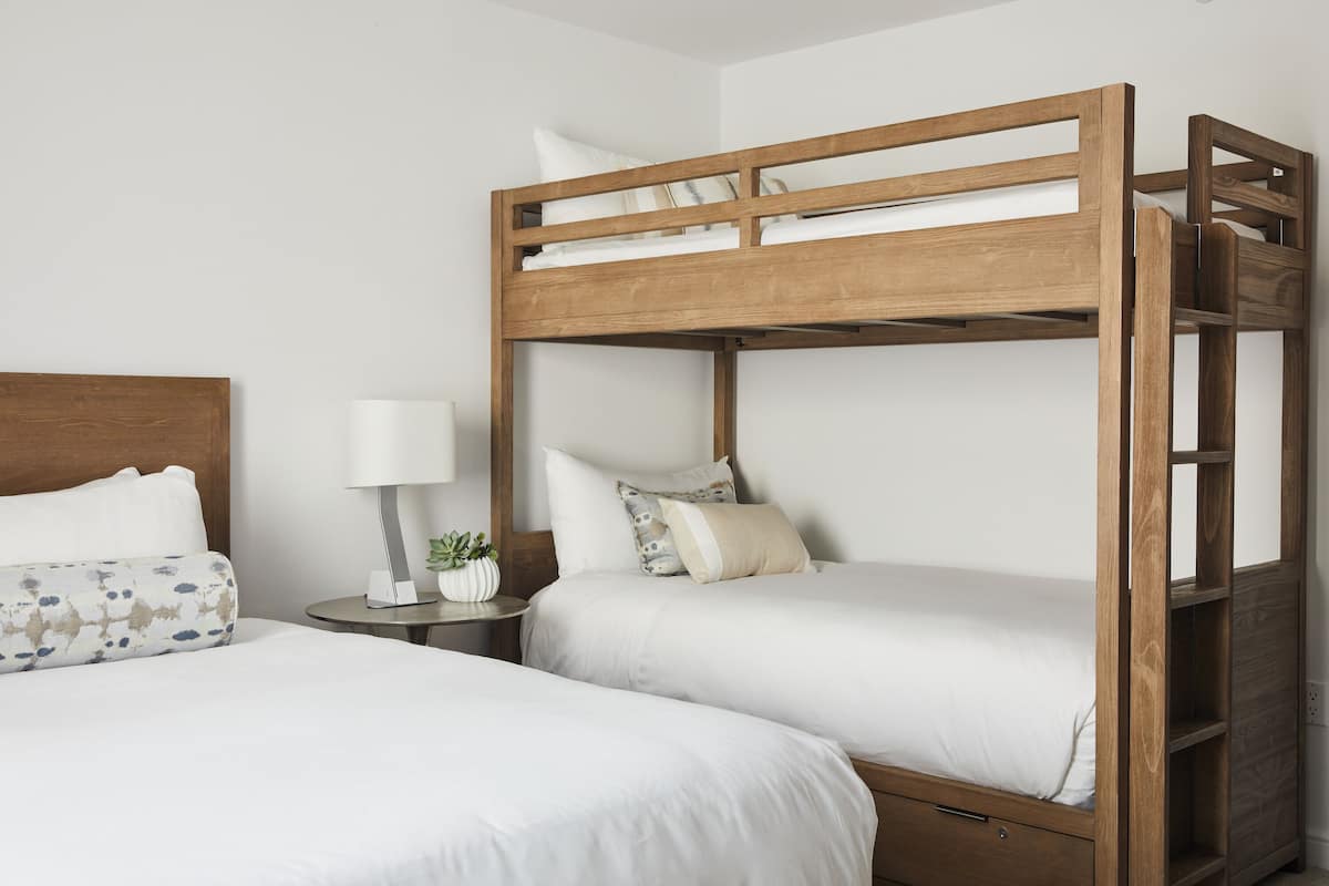 Classic Room, 3 Bedrooms, Mountain View (Residence) | Premium bedding, pillow-top beds, in-room safe, iron/ironing board