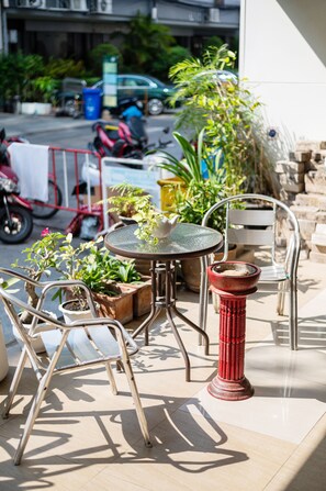 Lobby sitting area - P2 Boutique Hotel (Bangkok)