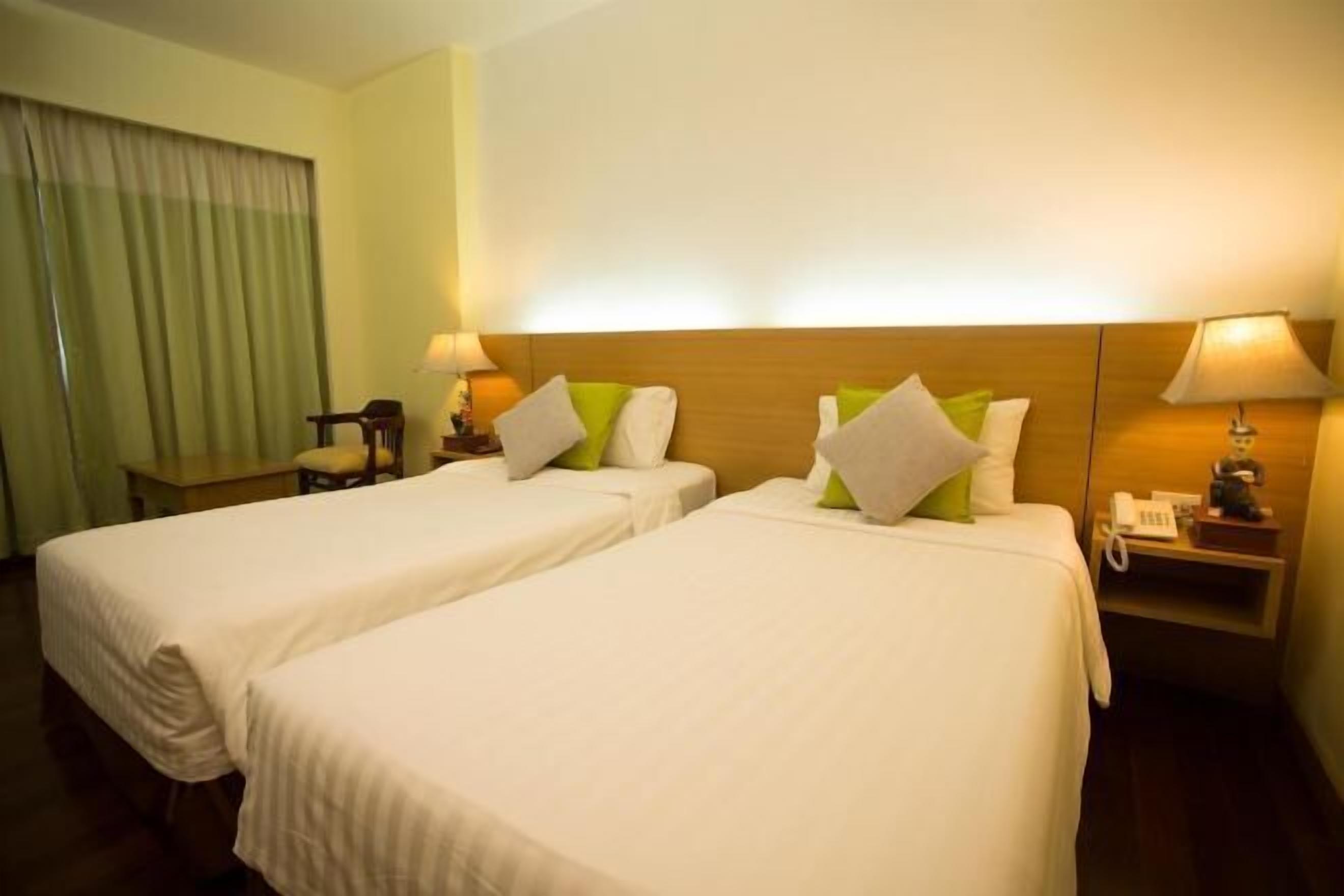 Minibar, safe på rommet, skrivebord og wi-fi (inkludert)