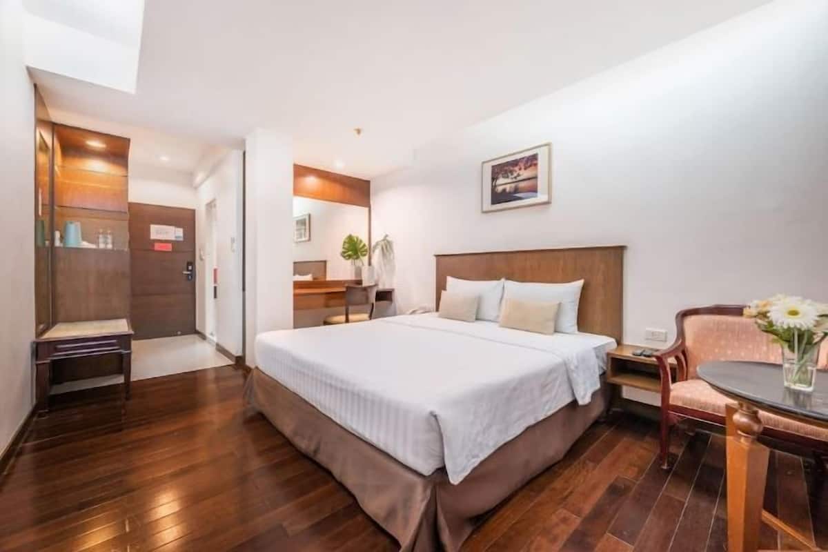 Minibar, una cassaforte in camera, una scrivania, Wi-Fi gratuito