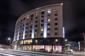 Pintu masuk properti