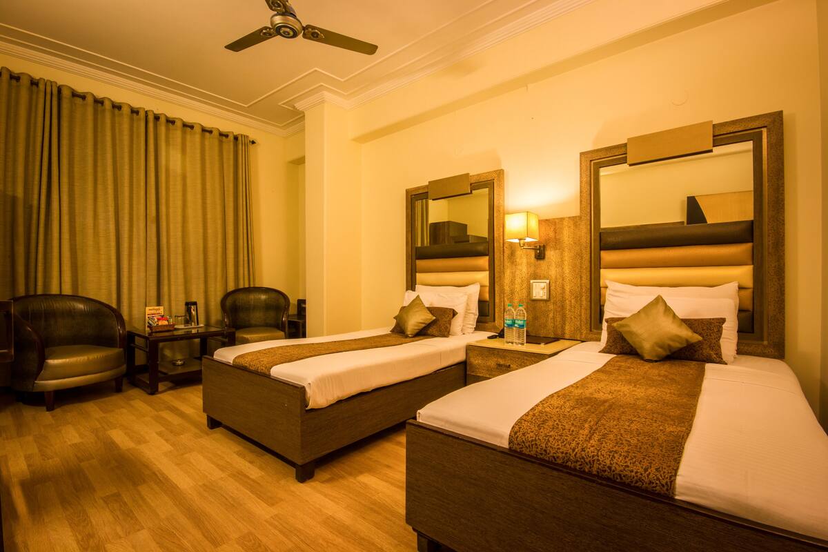 Superior Room | Down duvets, in-room safe, desk, blackout curtains