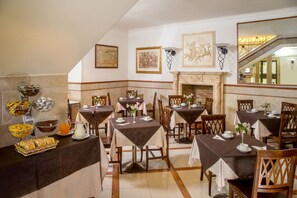 Daily buffet breakfast for a fee - Hotel Luciani (Rome)