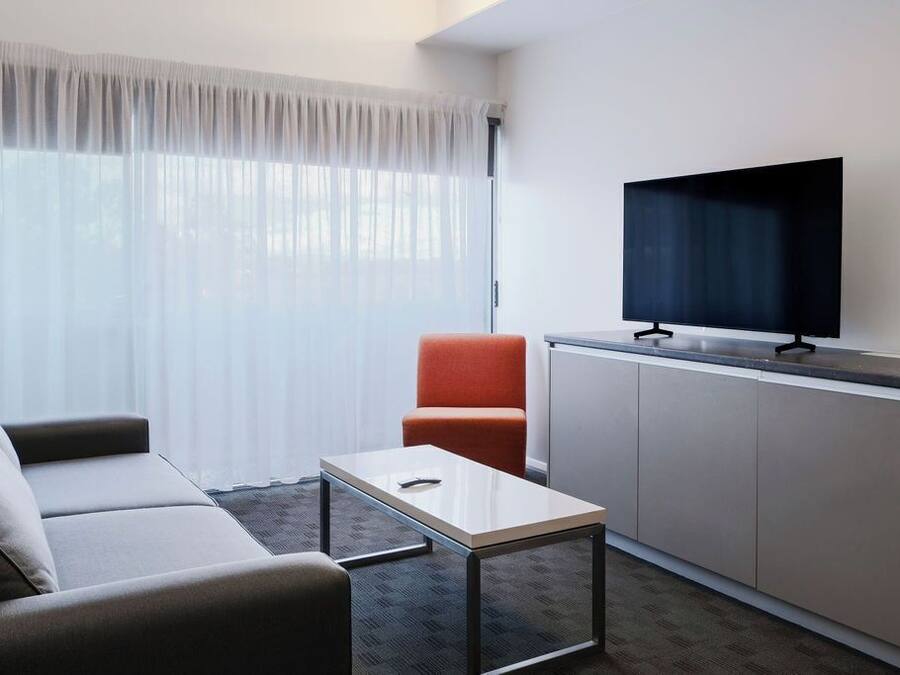 Superior Room, 1 King Bed | Premium bedding, in-room safe, desk, blackout curtains
