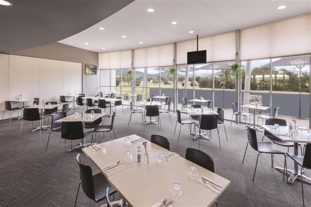 Mantra Hobart Airport