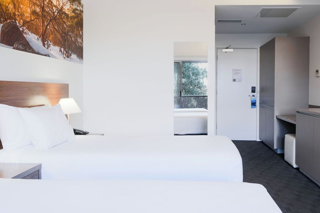 Standard Room, 2 Twin Beds | Premium bedding, in-room safe, desk, blackout drapes