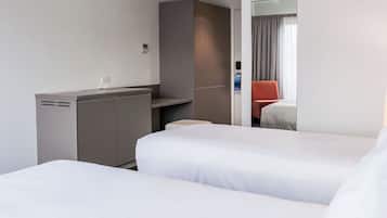 Standard Room, 2 Single Beds | Premium bedding, in-room safe, desk, blackout curtains