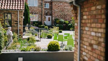 Family Room | Terrace/patio