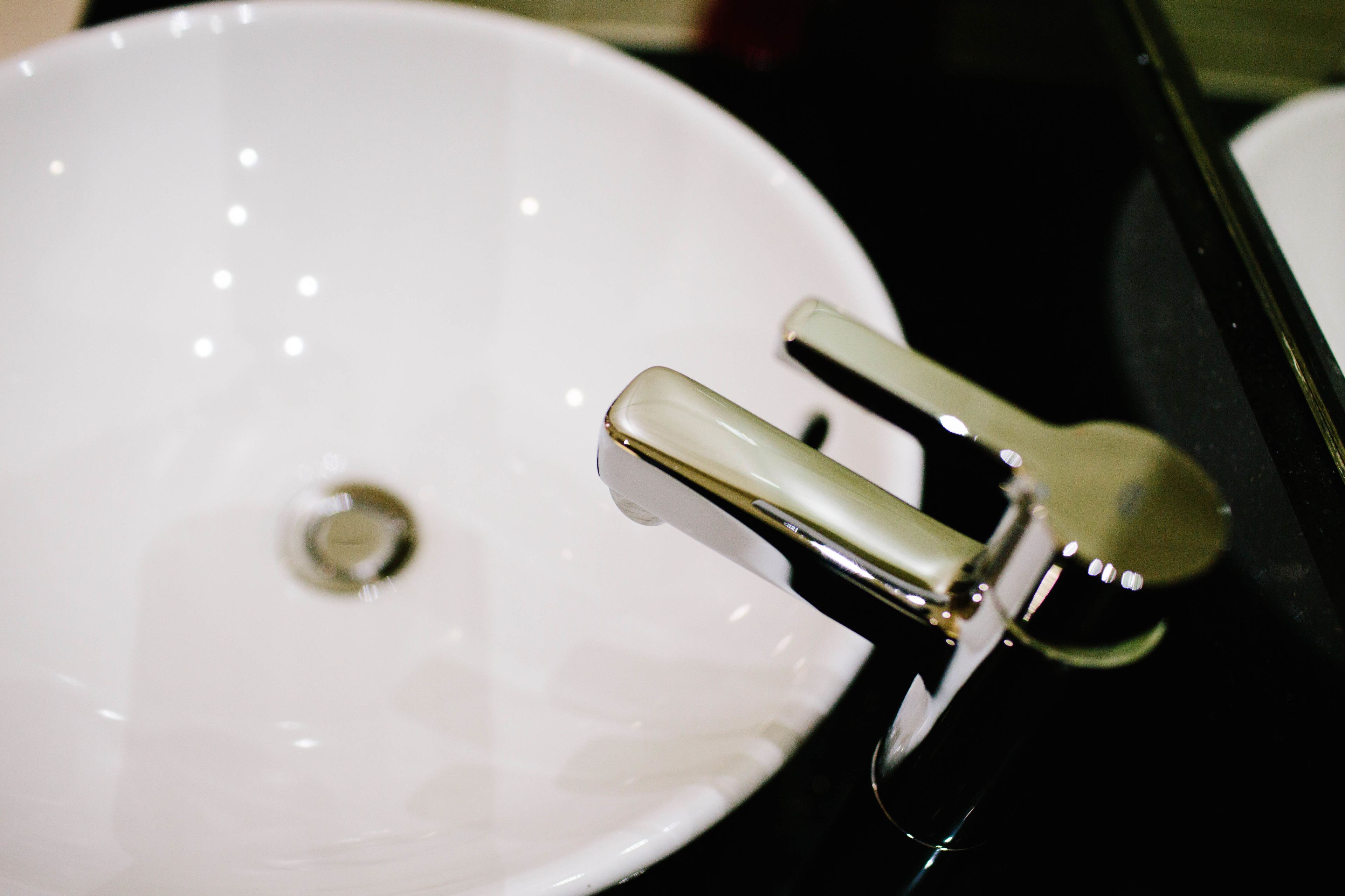 exclusive double room | bathroom sink