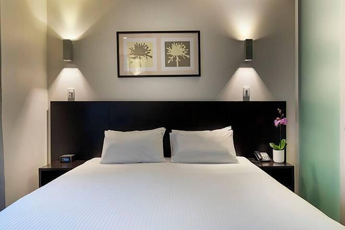 Minibar, in-room safe, desk, blackout curtains