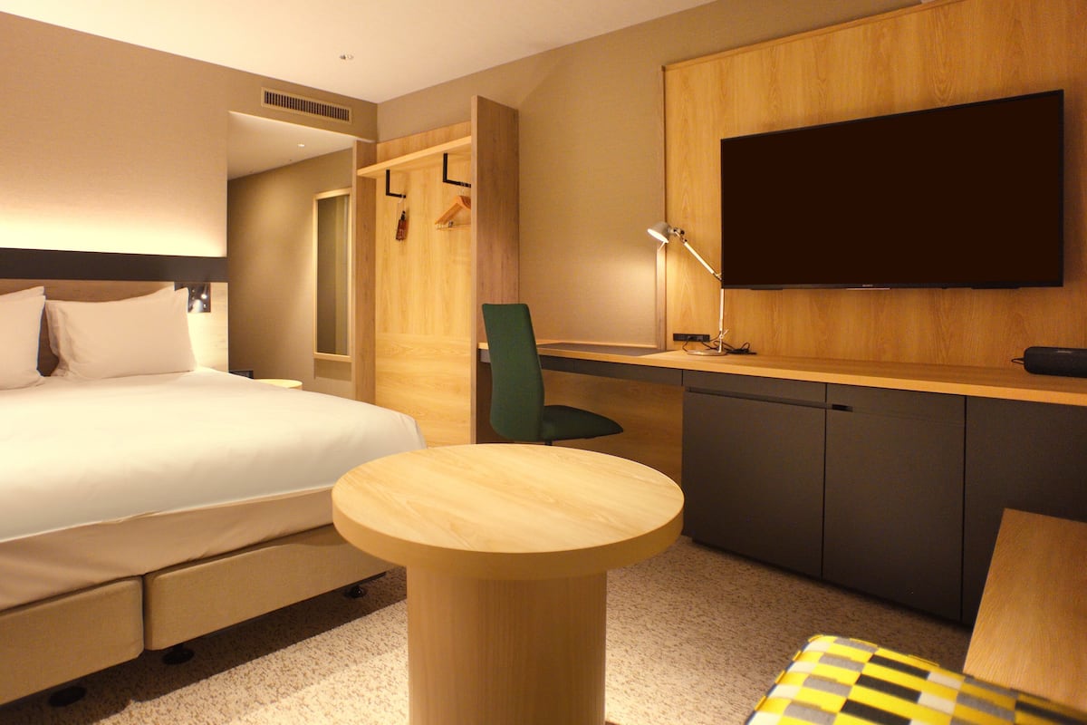 Premium Room, 1 Queen Bed (High Floor)