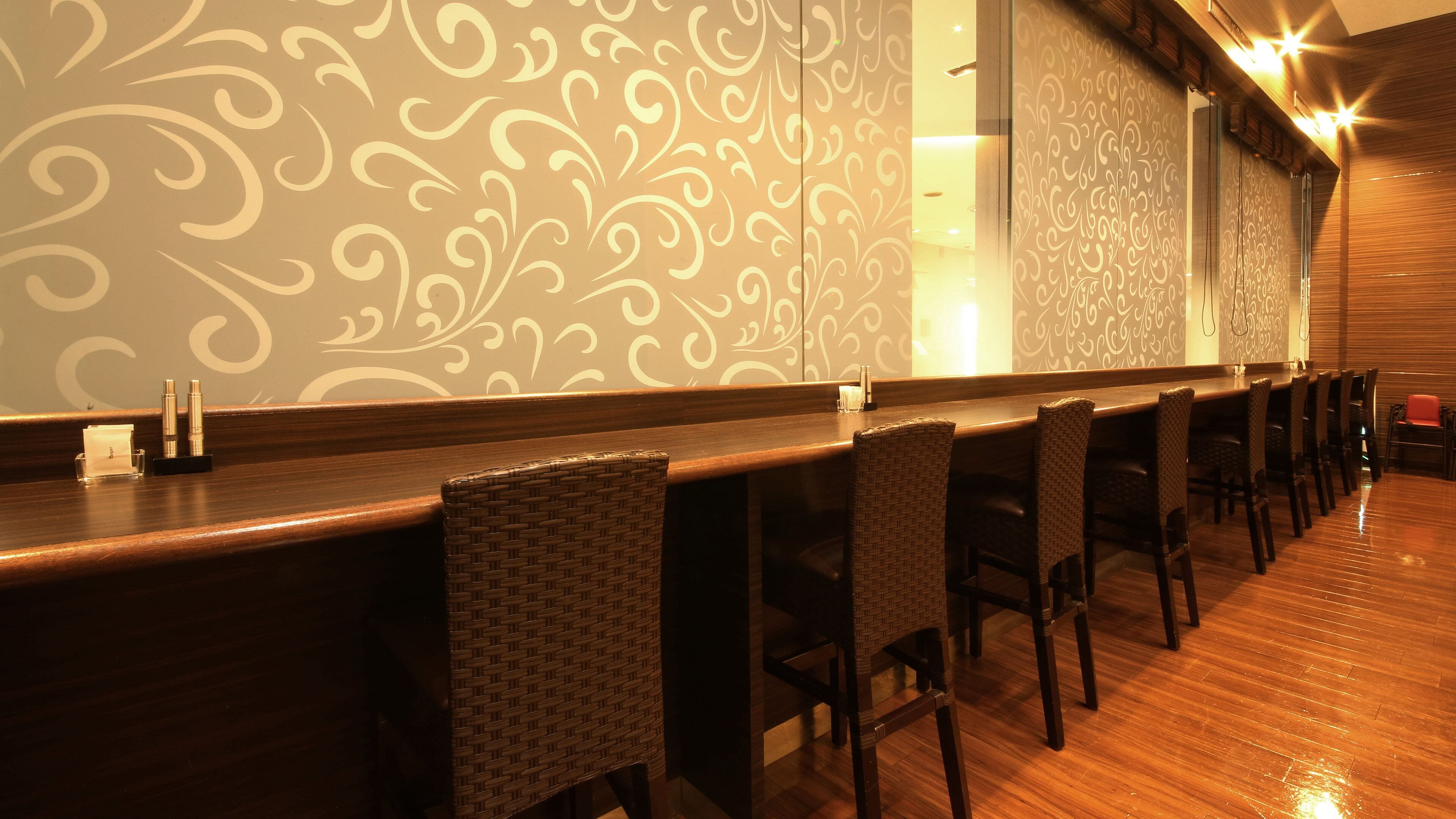 daily buffet breakfast (jpy 3000 per person)