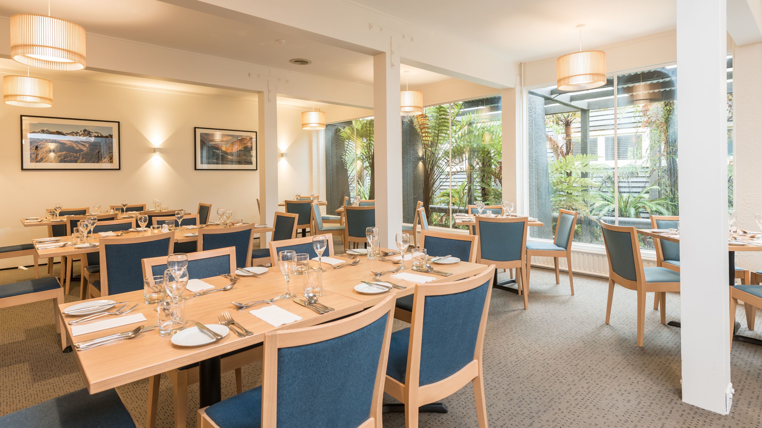 Breakfast and dinner served