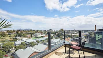 Greatest Room King with Balcony | Desk, laptop workspace, iron/ironing board, free WiFi