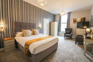 Kahden hengen executive-huone, 1 suuri parisänky, esteetön, kylpyhuone makuuhuoneen yhteydessä | Silitysrauta/-lauta, ilmainen Wi-Fi