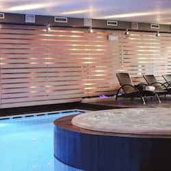 Couples treatment room(s), sauna, hot tub, steam room