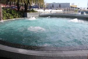 สระว่ายน้ำ