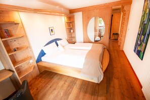 Chambre Double Tradition | 1 chambre, literie hypoallergénique, ameublement personnalisé