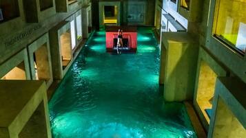 Couples treatment rooms, body treatments, hydrotherapy, aromatherapy