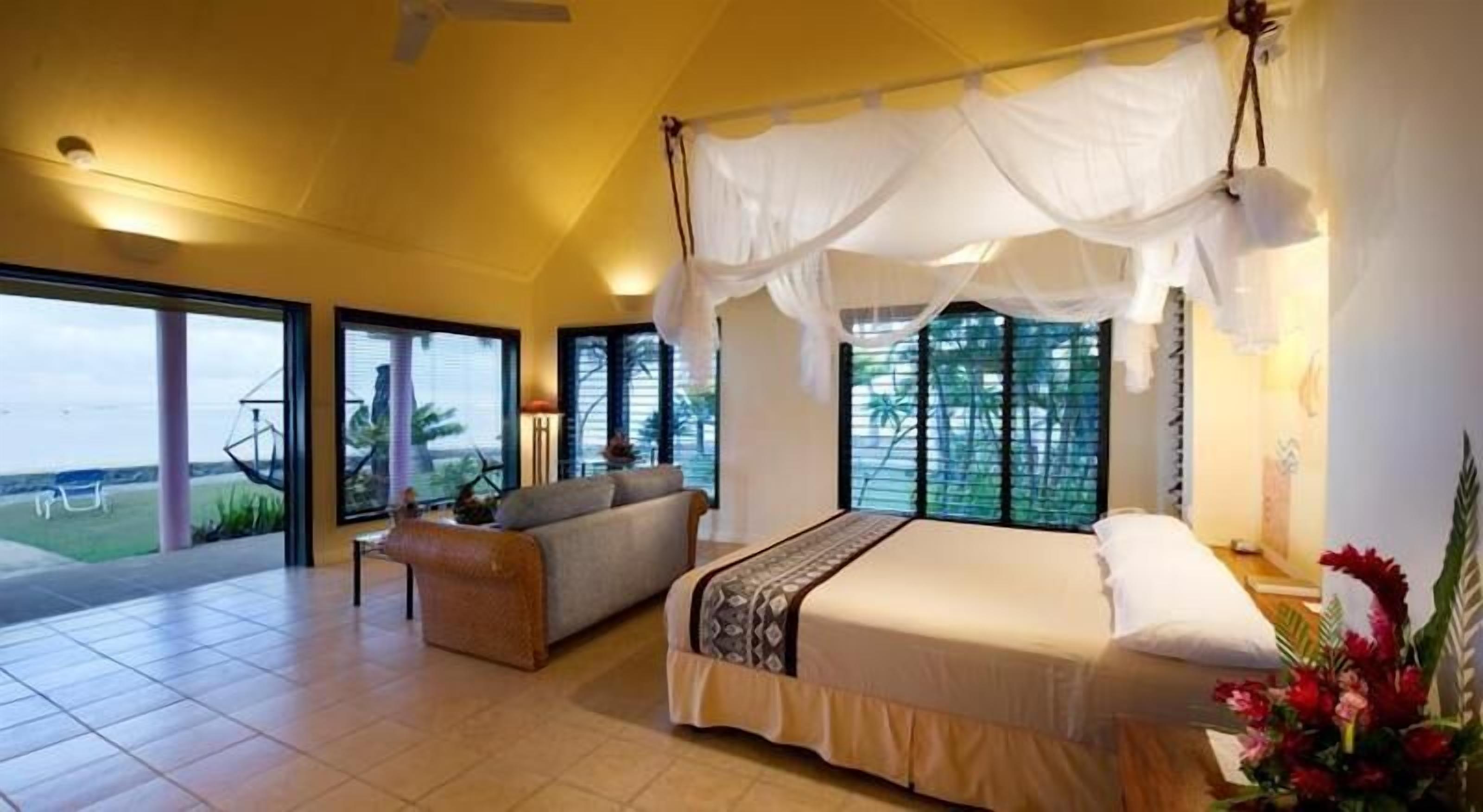 Caja de seguridad en la habitación y cortinas blackout 