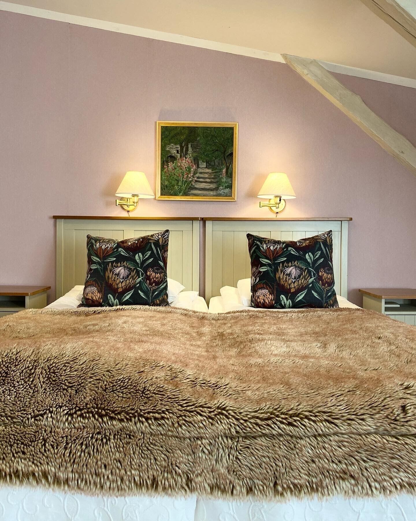 double room | desk, free wifi, bed sheets