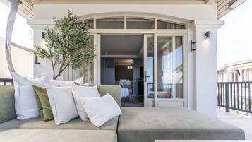 Beach Front A | Terrace/patio