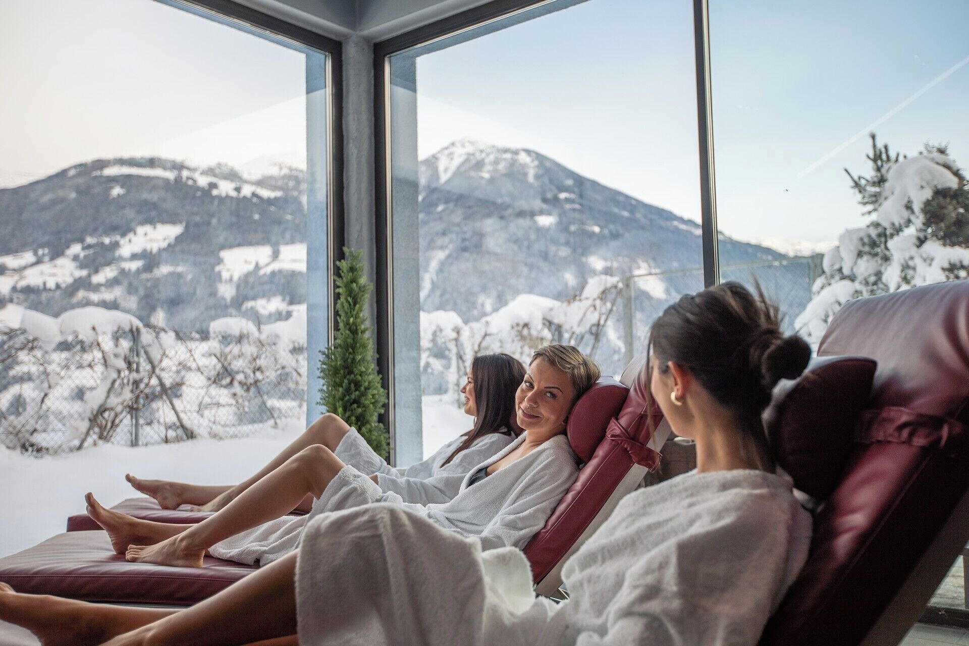 ทรีทเมนท์ดูแลผิว, การนวดด้วยหินร้อน