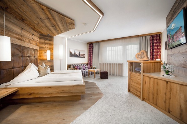 Comfort-Vierbettzimmer, Balkon | Hochwertige Bettwaren, Zimmersafe, Babybetten, kostenloses WLAN