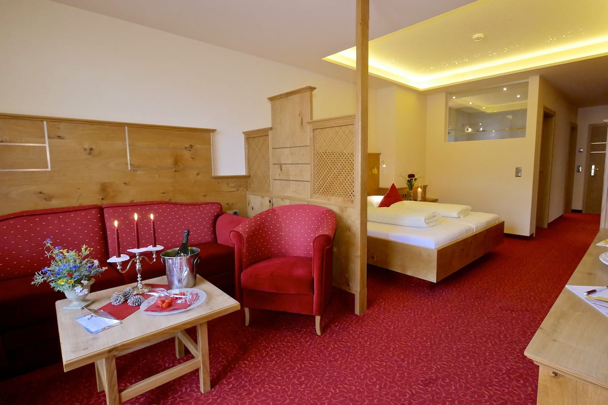 Premium Double Room | Premium bedding, in-room safe, desk, free cots/infant beds