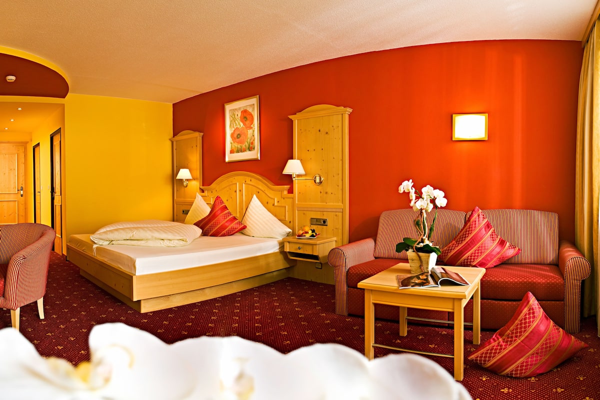 Twin Room | Premium bedding, in-room safe, desk, free cots/infant beds