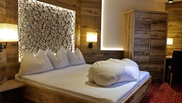Luxe beddengoed, een kluis op de kamer, een bureau, gratis babybedden
