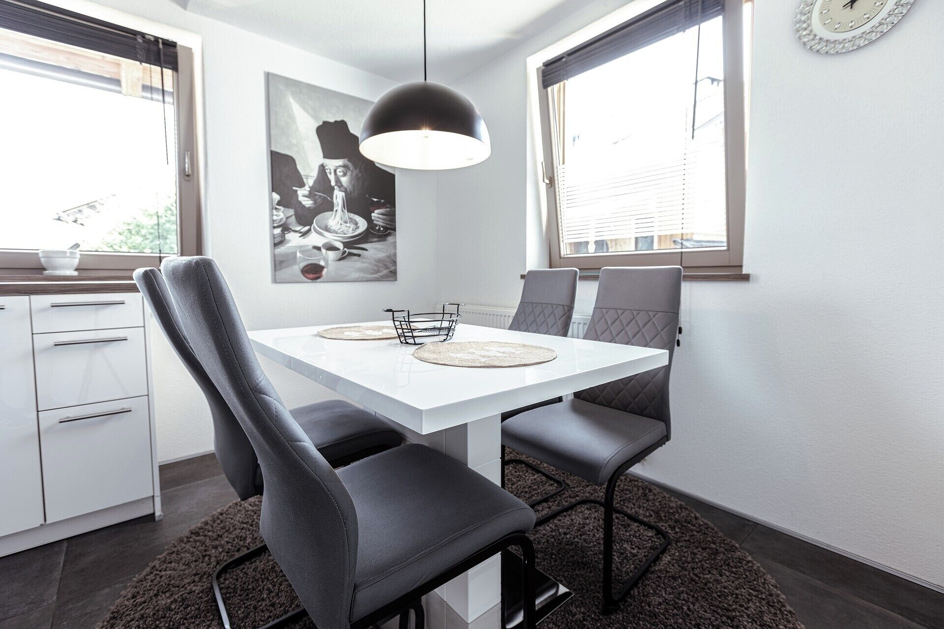 Perhehuoneisto, parveke, lisärakennuksessa | Yksityinen keittiö | Syöttötuoli