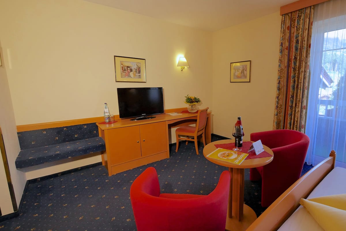 Single Room | Premium bedding, in-room safe, desk, free cots/infant beds